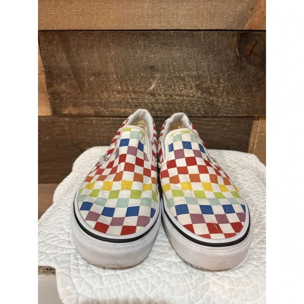 Vans Unisex Slip On Rainbow Checkered Skate Sneaker Women's Sz 8.5 men's Sz 7